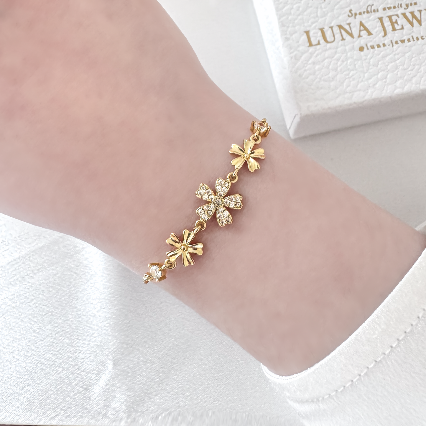 Petunia Floral Adjustable Bracelet (Gold)