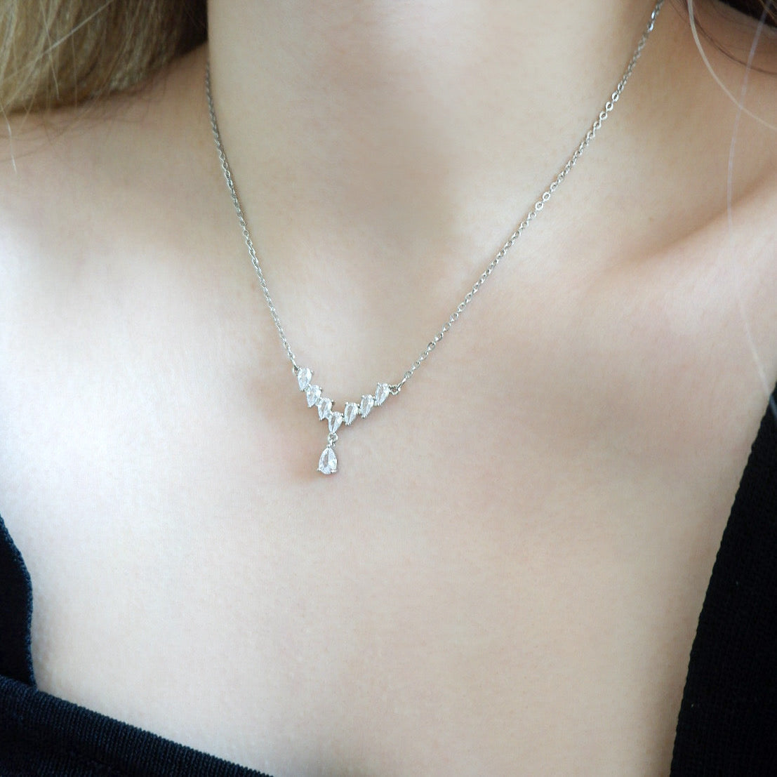 Dazzling Diamond Necklace (Silver)