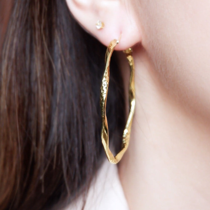 Circe Twisted Hoop Earrings (Gold)