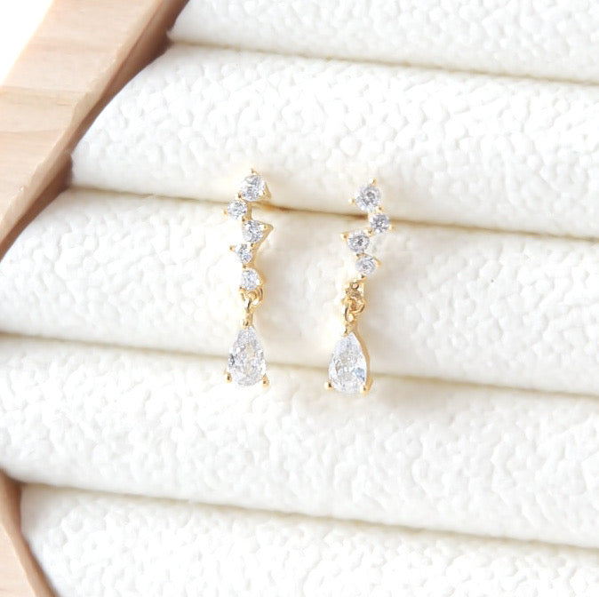 Faith Drop Earrings (Gold)