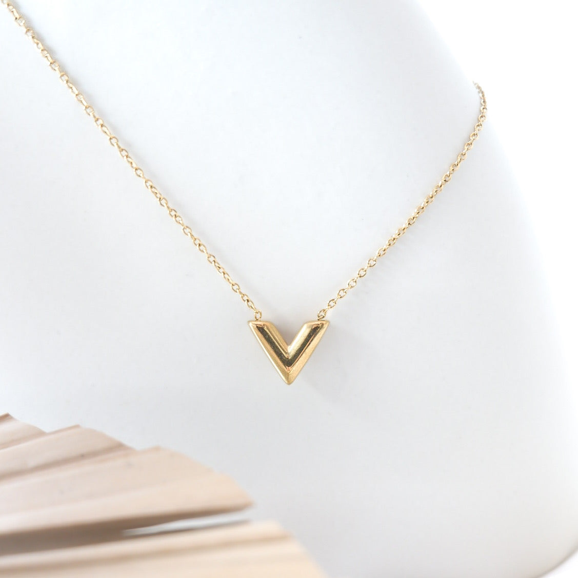 Vera Necklace (Gold)