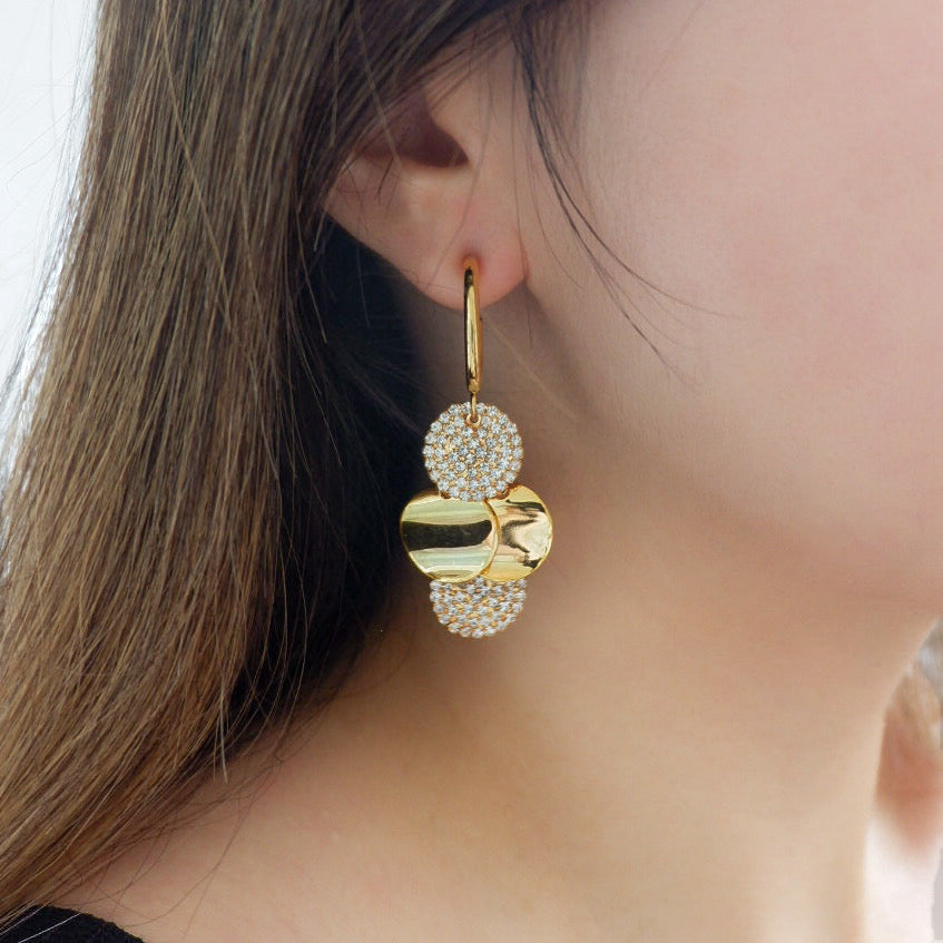 Glamourous Drop Earrings (Gold)