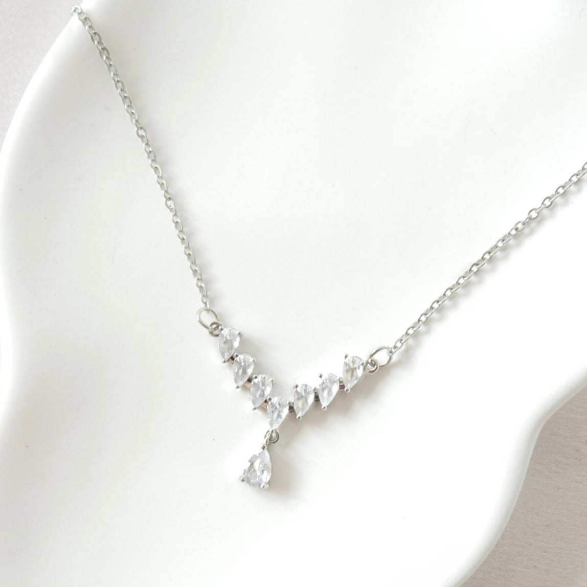 Dazzling Diamond Necklace (Silver)